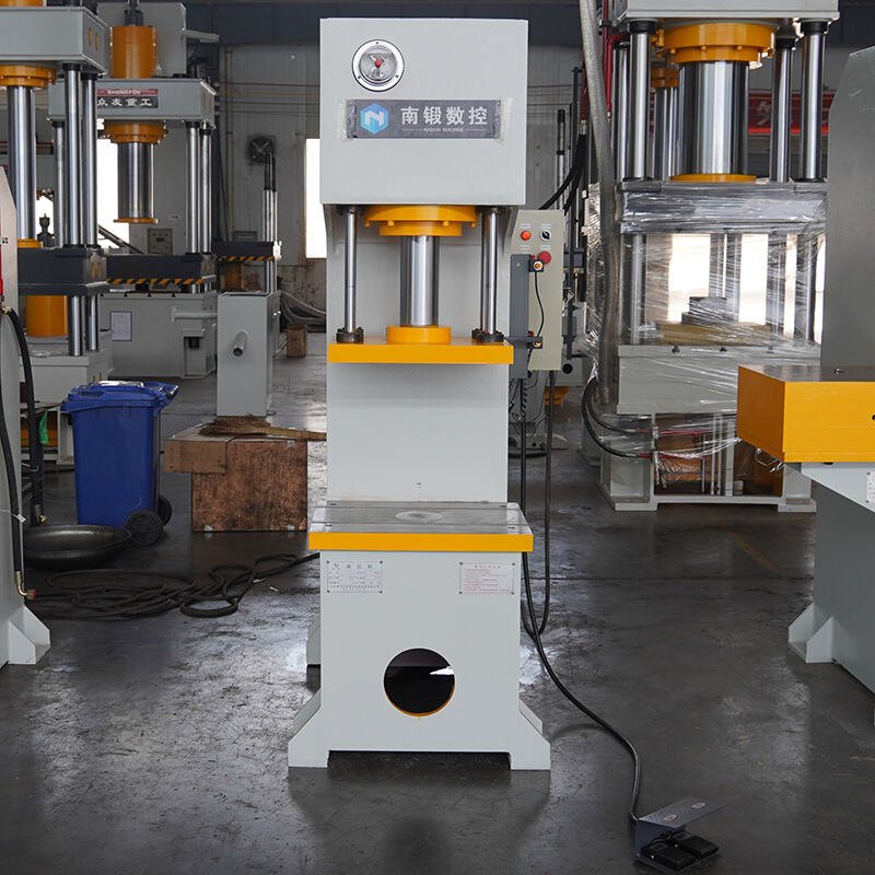 Nadun 63t Single Column Press Machine With Four Column Guiding