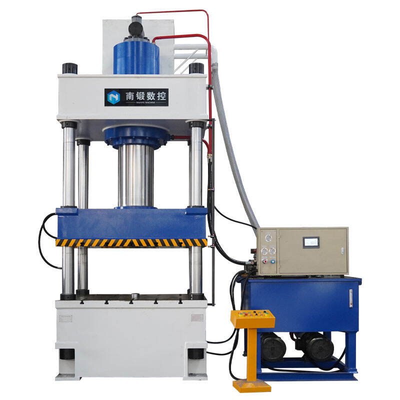 500 tons four column hydraulic press.jpg