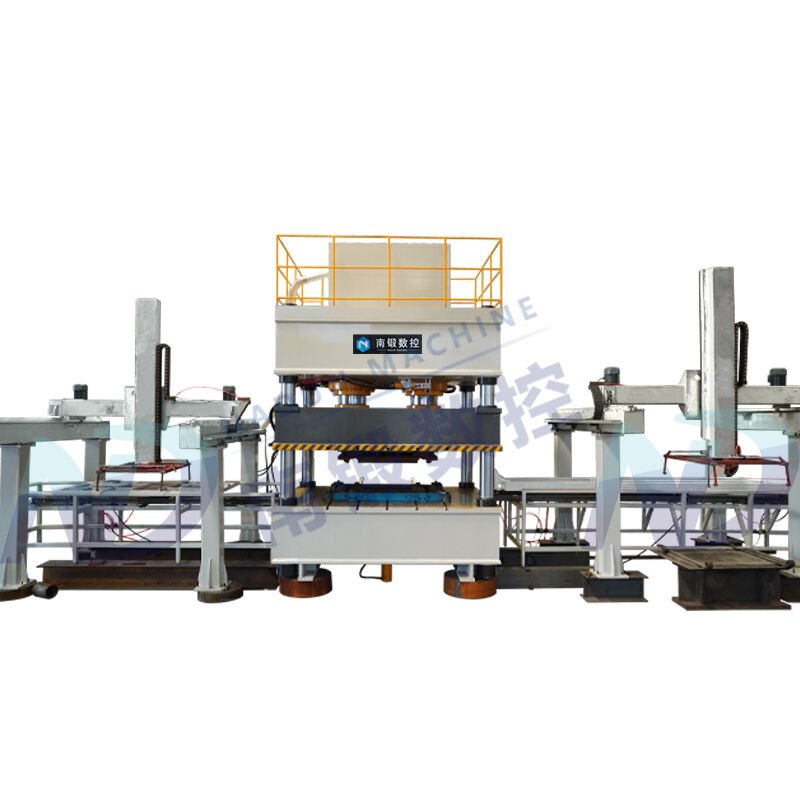 Train door panel molding   Hydraulic press for calibrating metal door panels