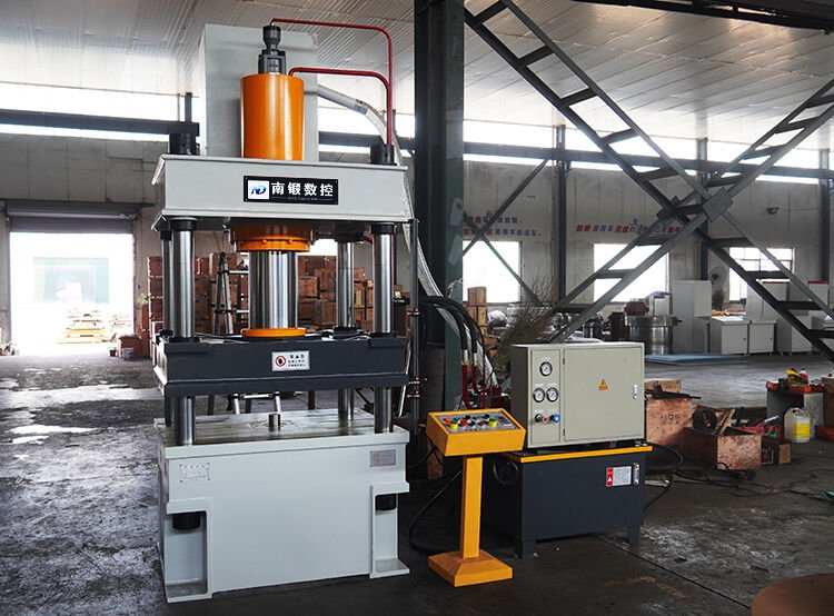 High Precision 100 ton 160ton 200t workshop 4 column hydraulic press pressing machine 200 ton for sale