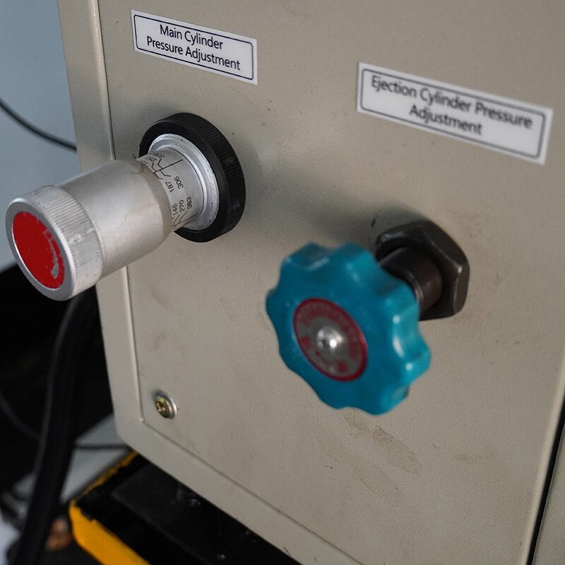 Nadun 500t Hydraulic Press with Heating Plate for Metal Hot Forming details