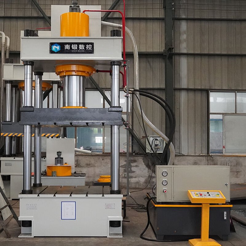 Manufacturer Direct Sale of 315 Tons Three-Beam Four-Column Hydraulic Press