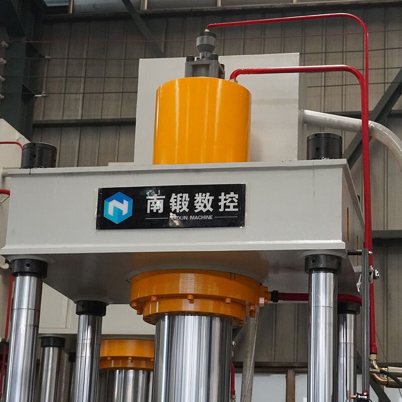 Manufacturer Direct Sale of 315 Tons Three-Beam Four-Column Hydraulic Press factory