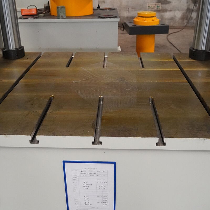 Manufacturer Direct Sale of 315 Tons Three-Beam Four-Column Hydraulic Press supplier