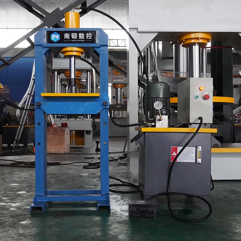Nadun 20T Gantry Hydraulic Press Machine With Movable Worktable