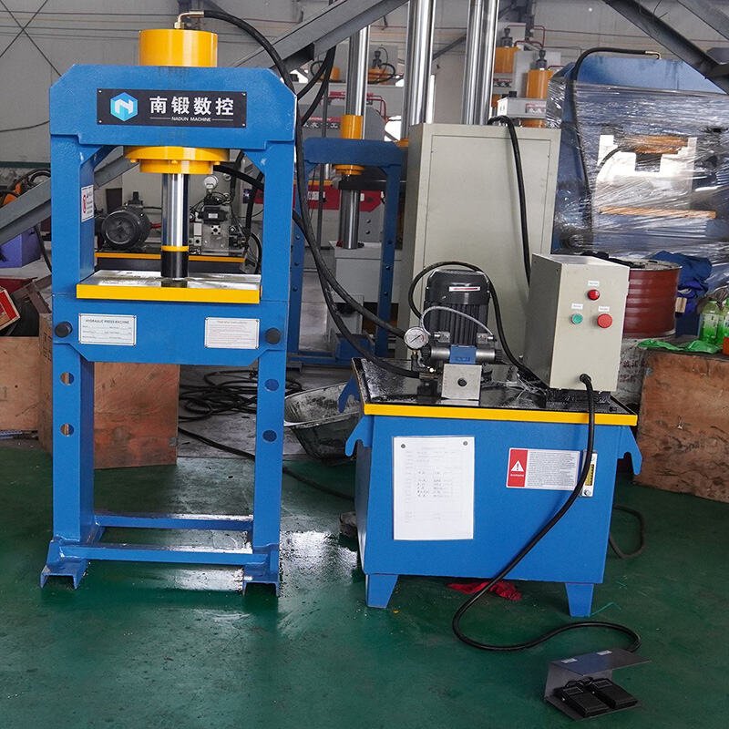Movable Worktable Nadun 63T Gantry Hydraulic Press Machine