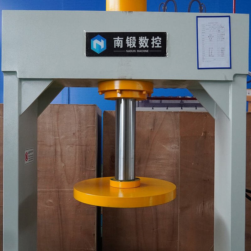 Nadun 160Tons Forklift Solid Truck Tire Tyre Hydraulic Press Machine manufacture