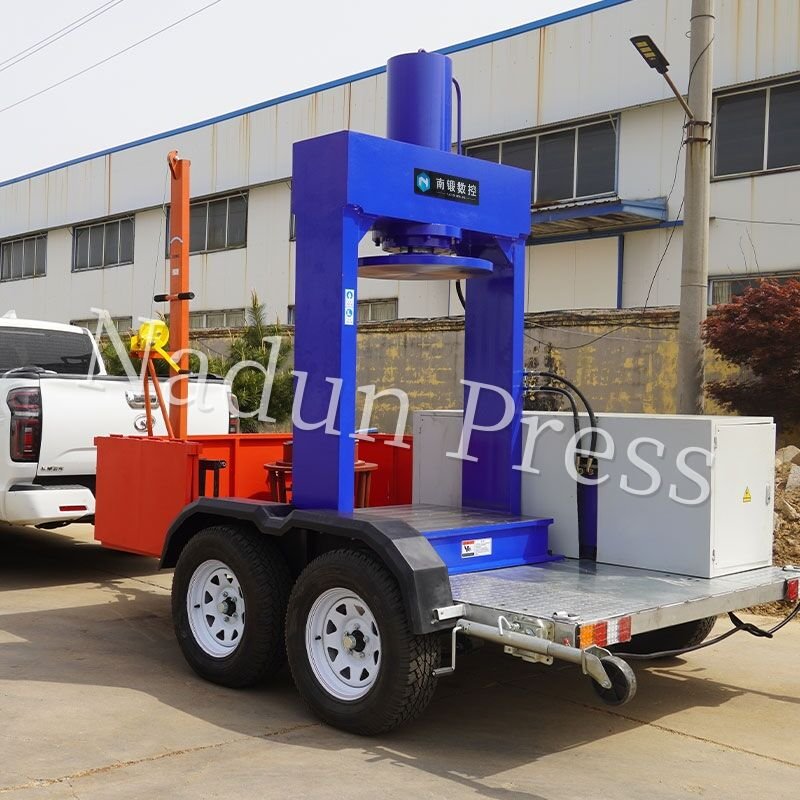 Solid Tire Press Machine With Mobile Trailer  (2).jpg