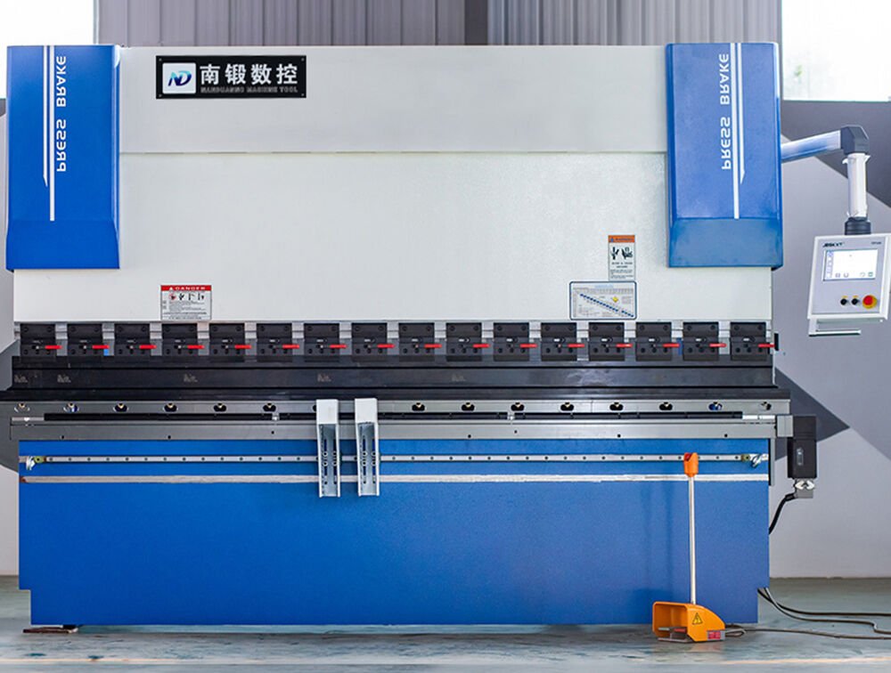 Double servo hydraulic press brake