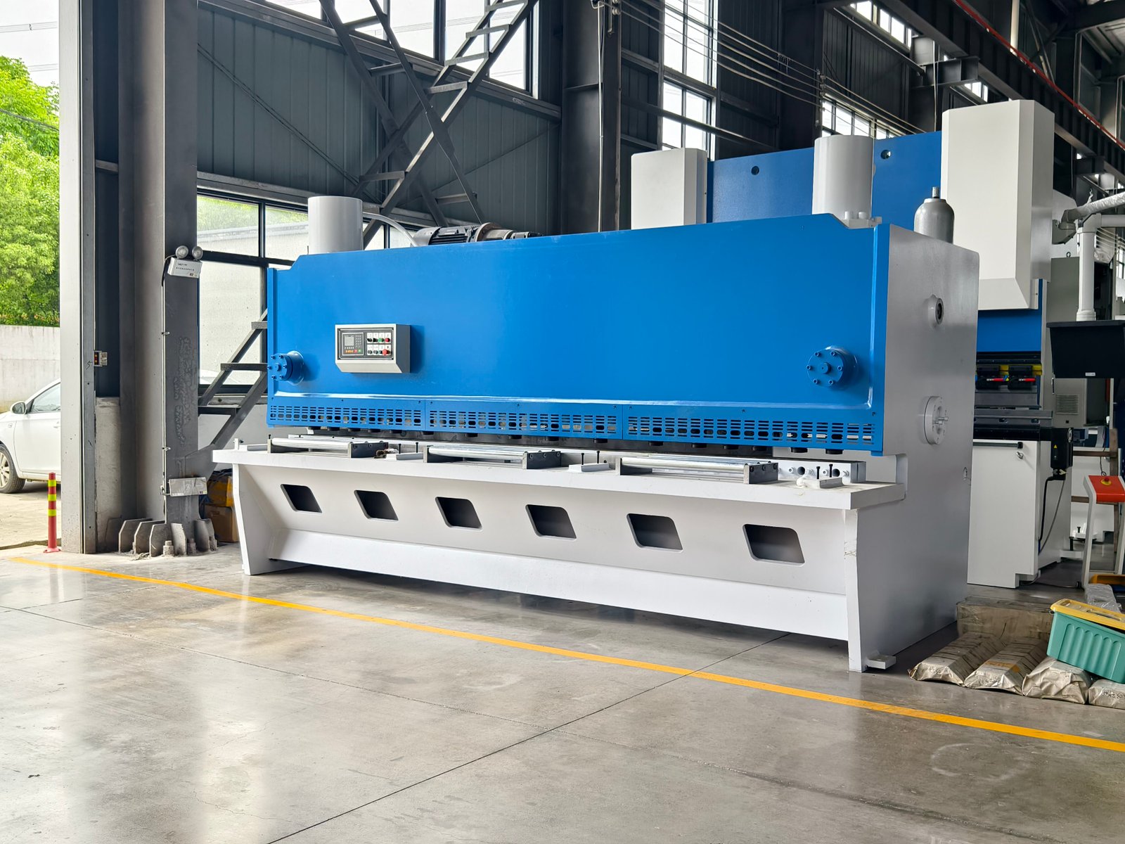 Shearing machine Used to cut steel plate, copper plate equipment