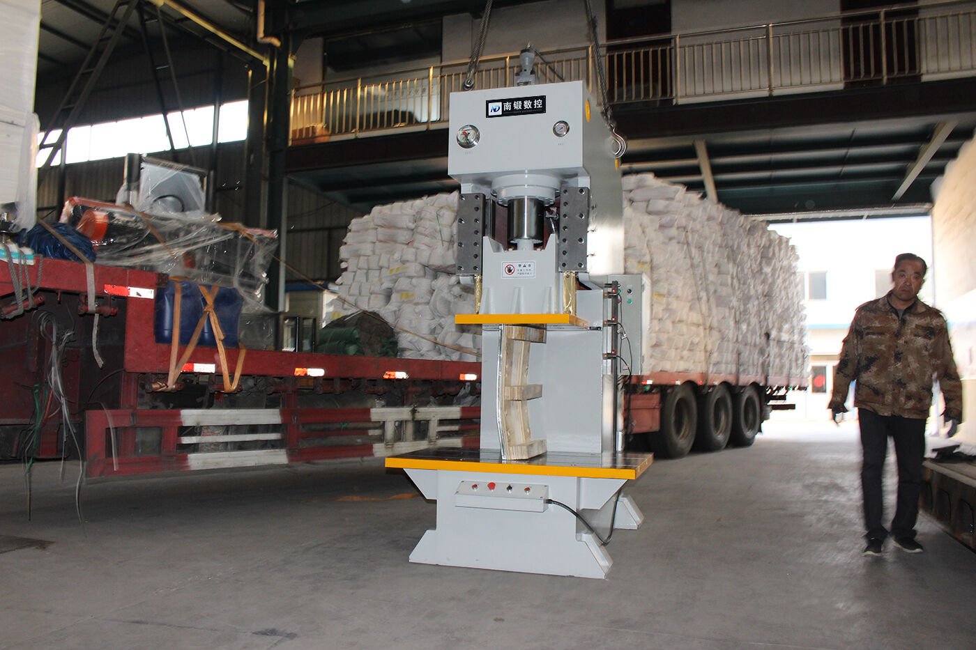 100 ton hydraulic punching machine factory