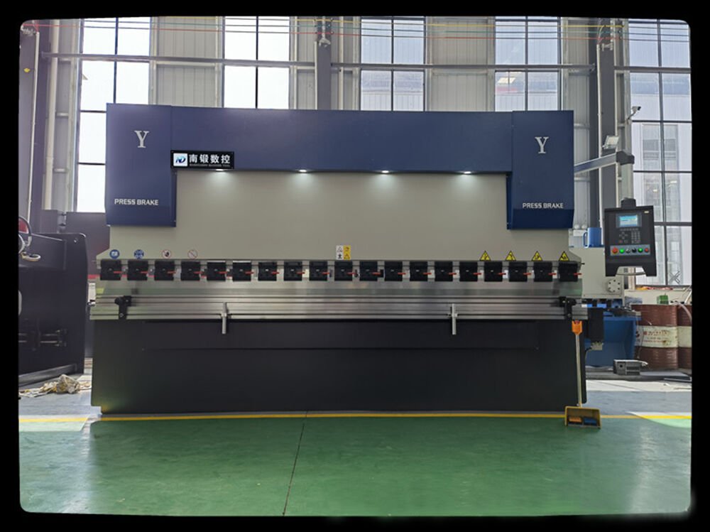 Nadun 200T-3200 CNC Hydraulic Bending Machine